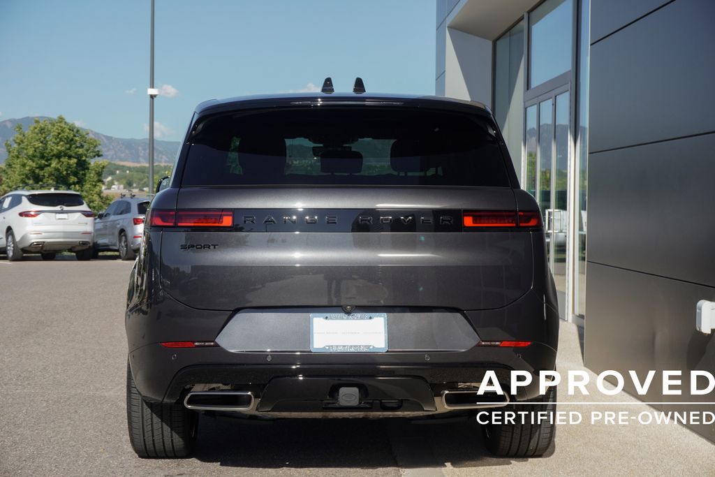 2025 Land Rover Range Rover Sport SE photo 3