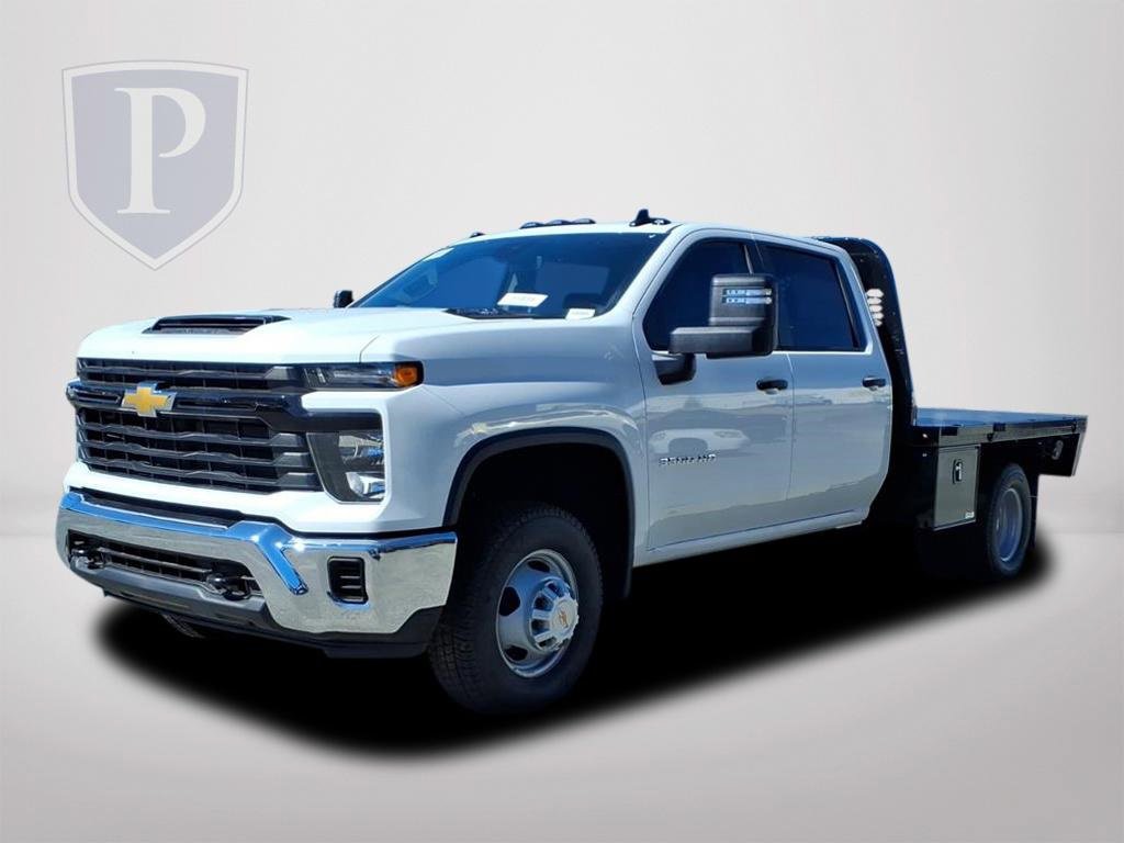 2025 Chevrolet Silverado 3500HD Work Truck photo 3