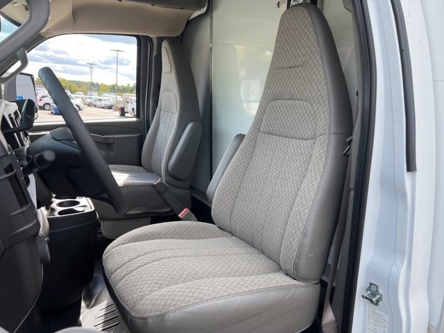 2024 Chevrolet Express Cutaway 3500 photo 16