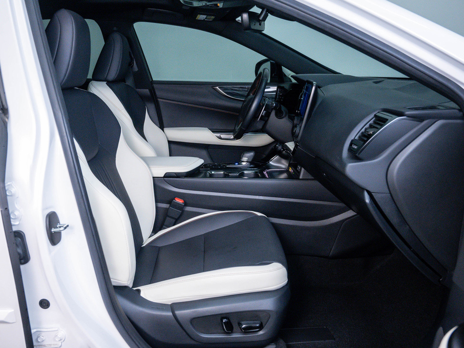 2022 Lexus NX 350h Premium AWD photo 8