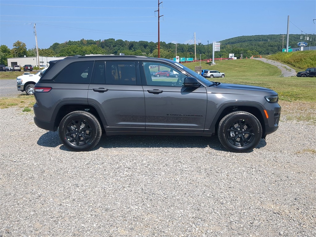 2025 Jeep Grand Cherokee Altitude X photo 2