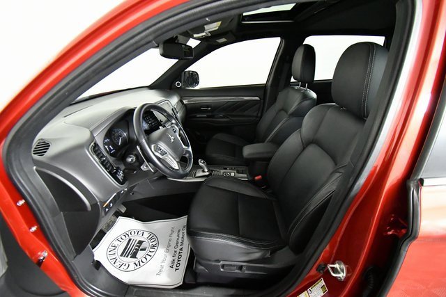 2019 Mitsubishi Outlander PHEV SEL photo 4