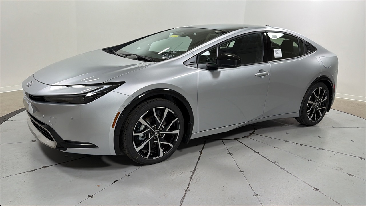 2026 Toyota Prius XSE Premium's photo