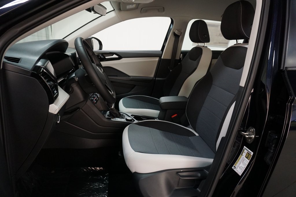 2025 Volkswagen Taos S photo 9