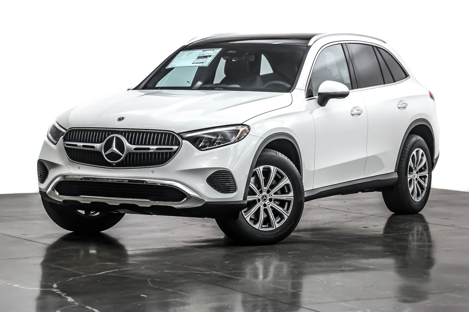 2026 Mercedes-Benz GLC Base's photo