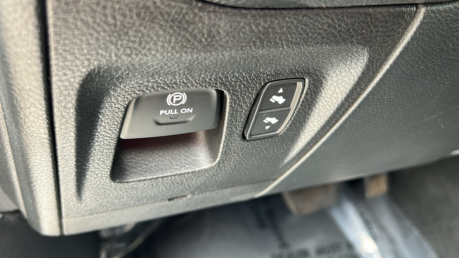 2022 Ram 1500 Laramie photo 18