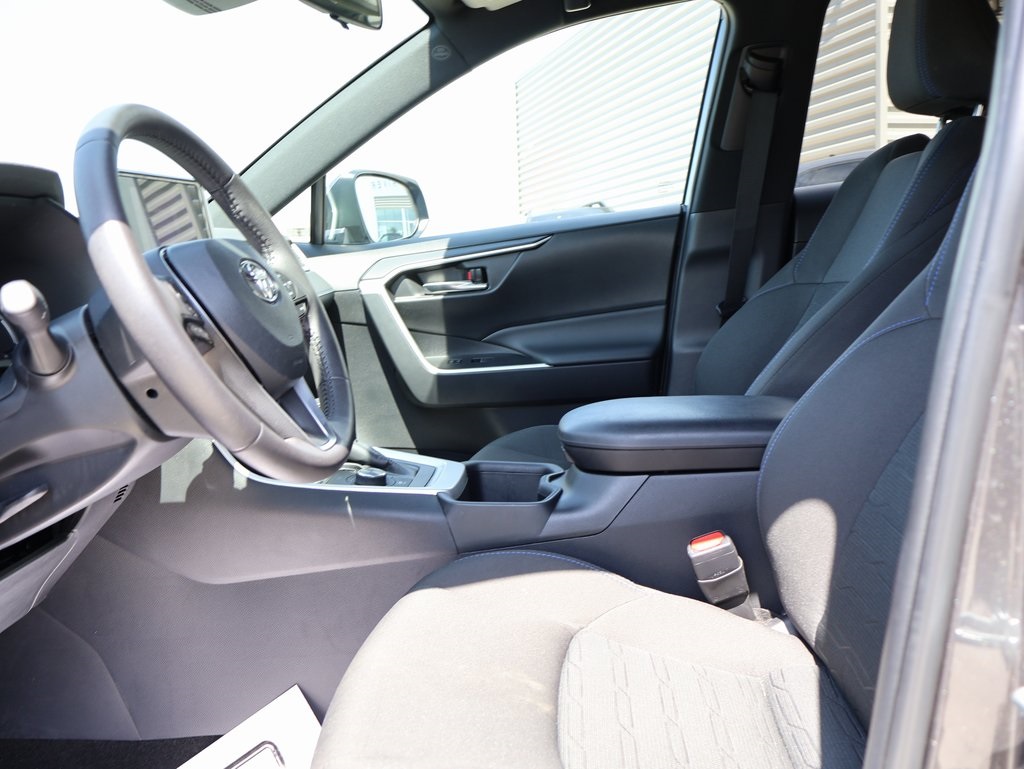 2024 Toyota RAV4 Hybrid SE photo 22