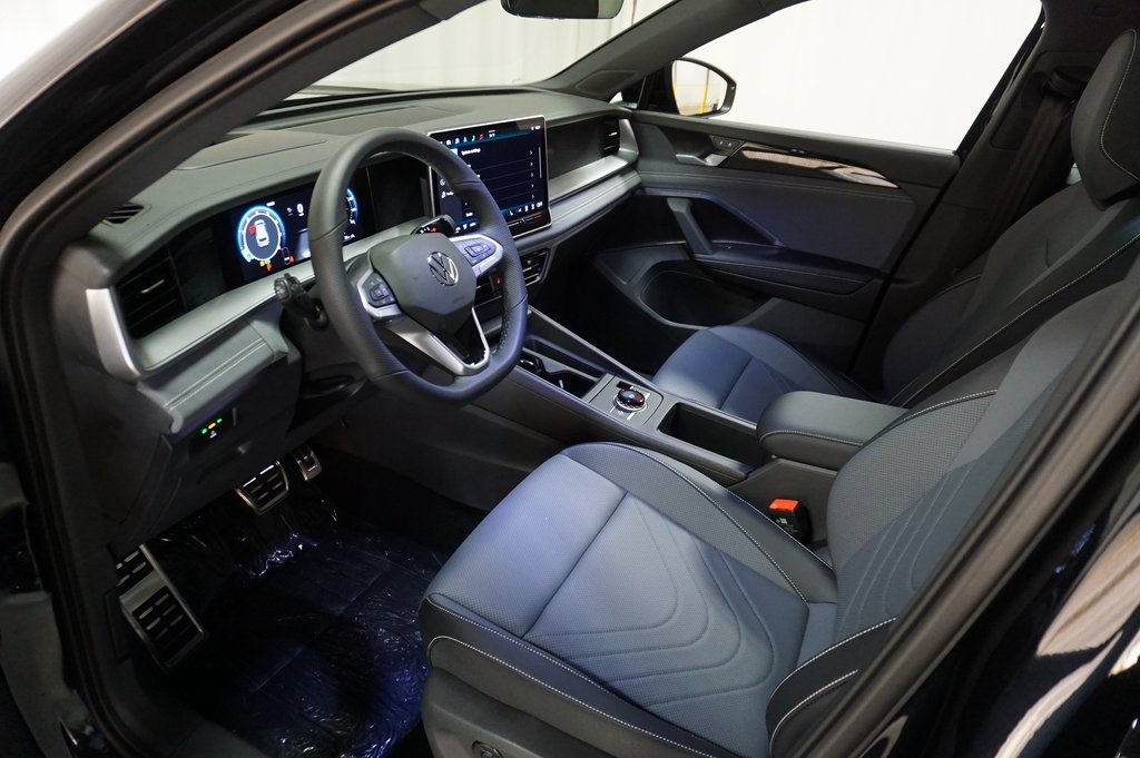 2025 Volkswagen Tiguan SE R-Line Black photo 8