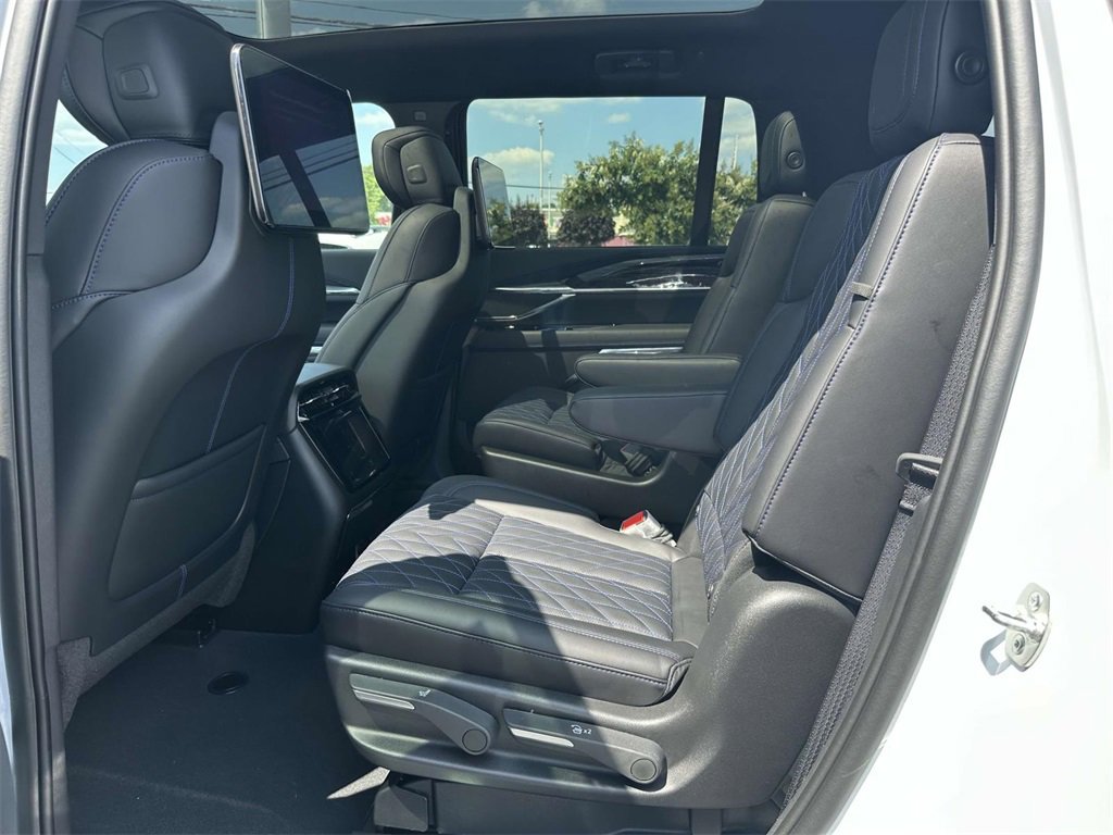 2026 Cadillac Escalade Sport photo 13