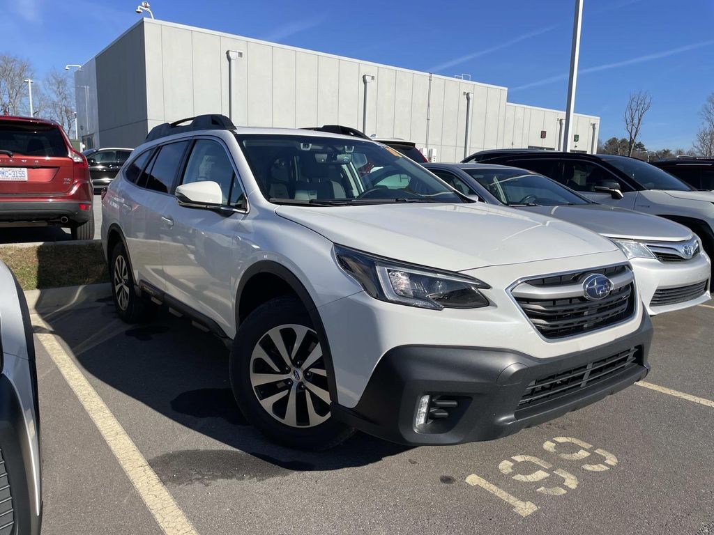 2020 Subaru Outback Premium's photo