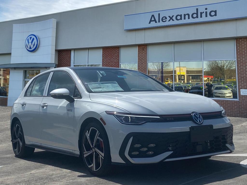 2025 Volkswagen Golf GTI SE's photo