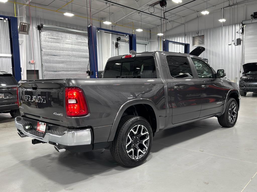 2025 Ram 1500 Laramie photo 4