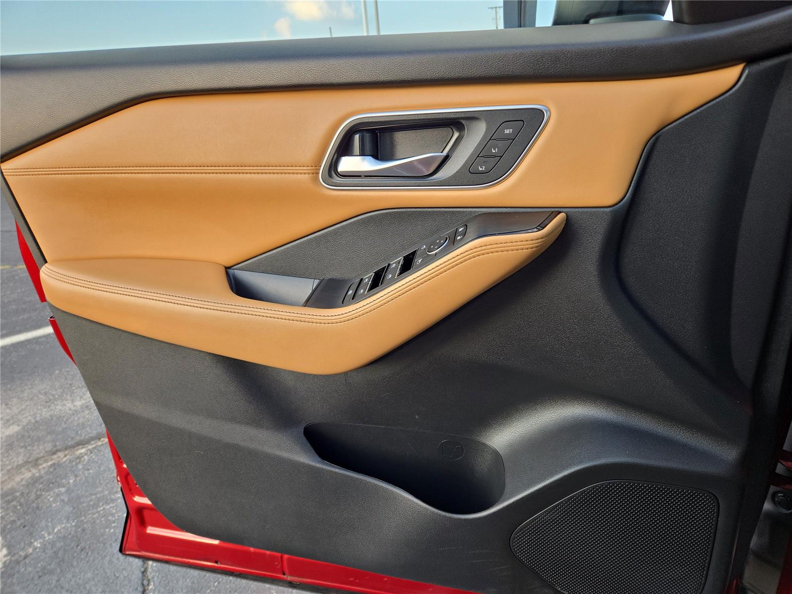 2023 Nissan Rogue Platinum photo 14