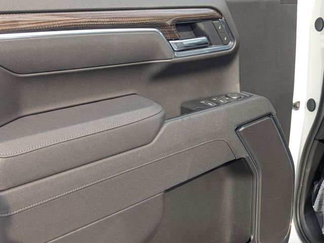 2025 Chevrolet Silverado 1500 LT photo 13