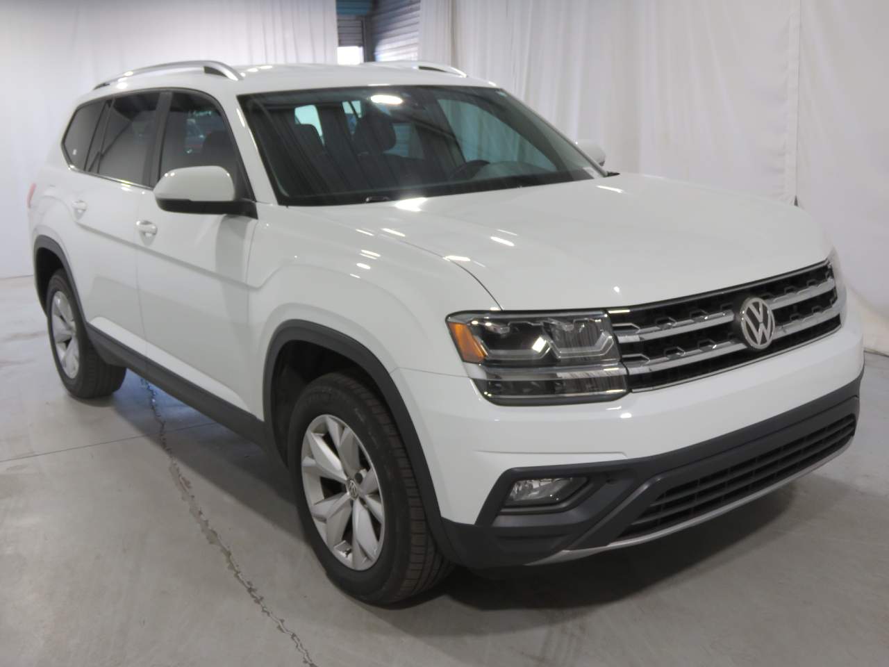 2018 Volkswagen Atlas SE photo 3