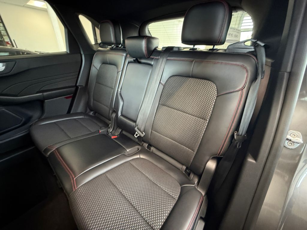 2024 Ford Escape ST-Line photo 19
