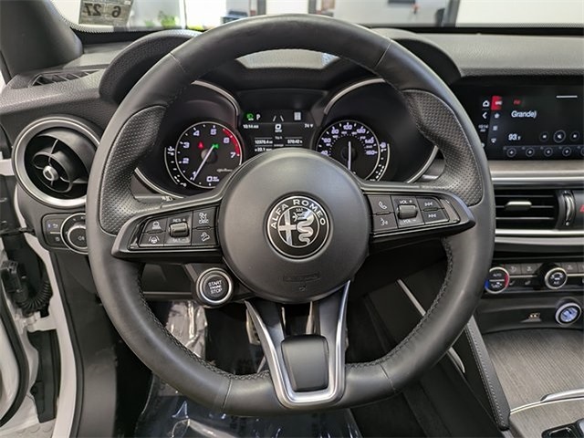 2022 Alfa Romeo Stelvio Ti photo 18