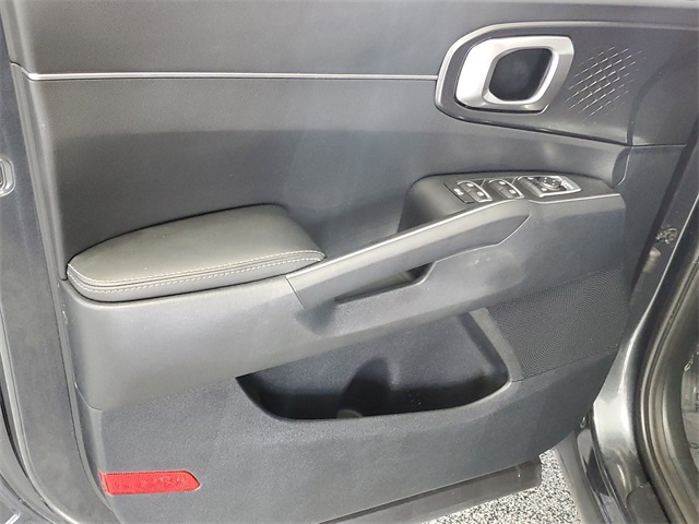 2022 Kia Sorento S photo 5