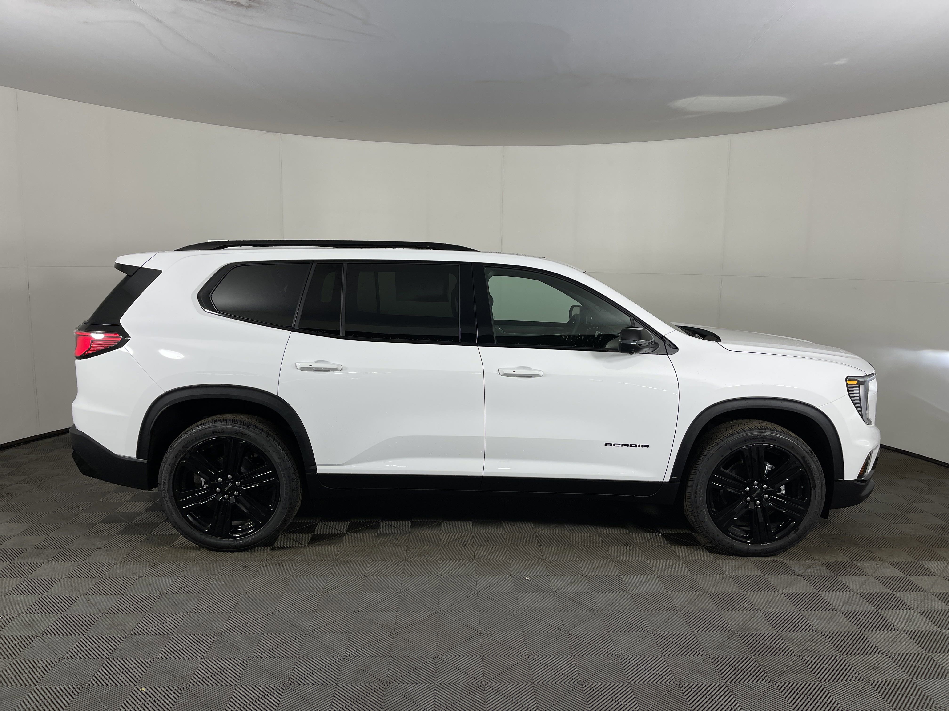 2026 Gmc Acadia Elevation photo 2