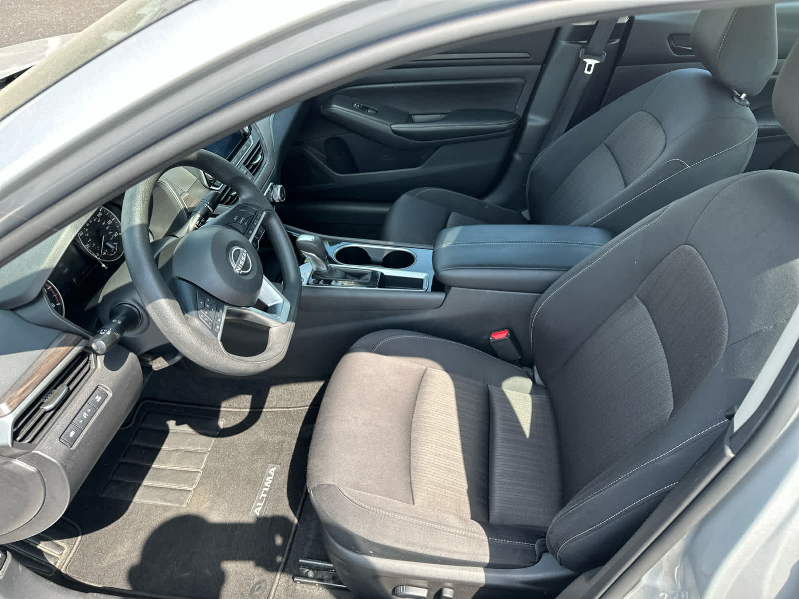2024 Nissan Altima 2.5 SV photo 8
