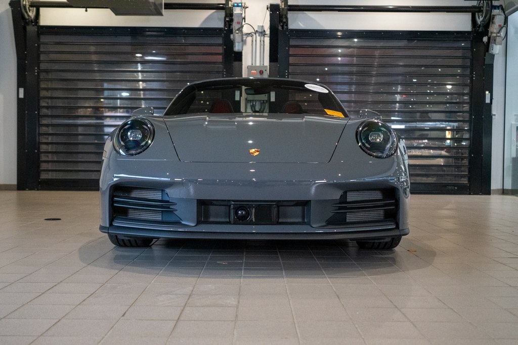 2025 Porsche 911 photo 4