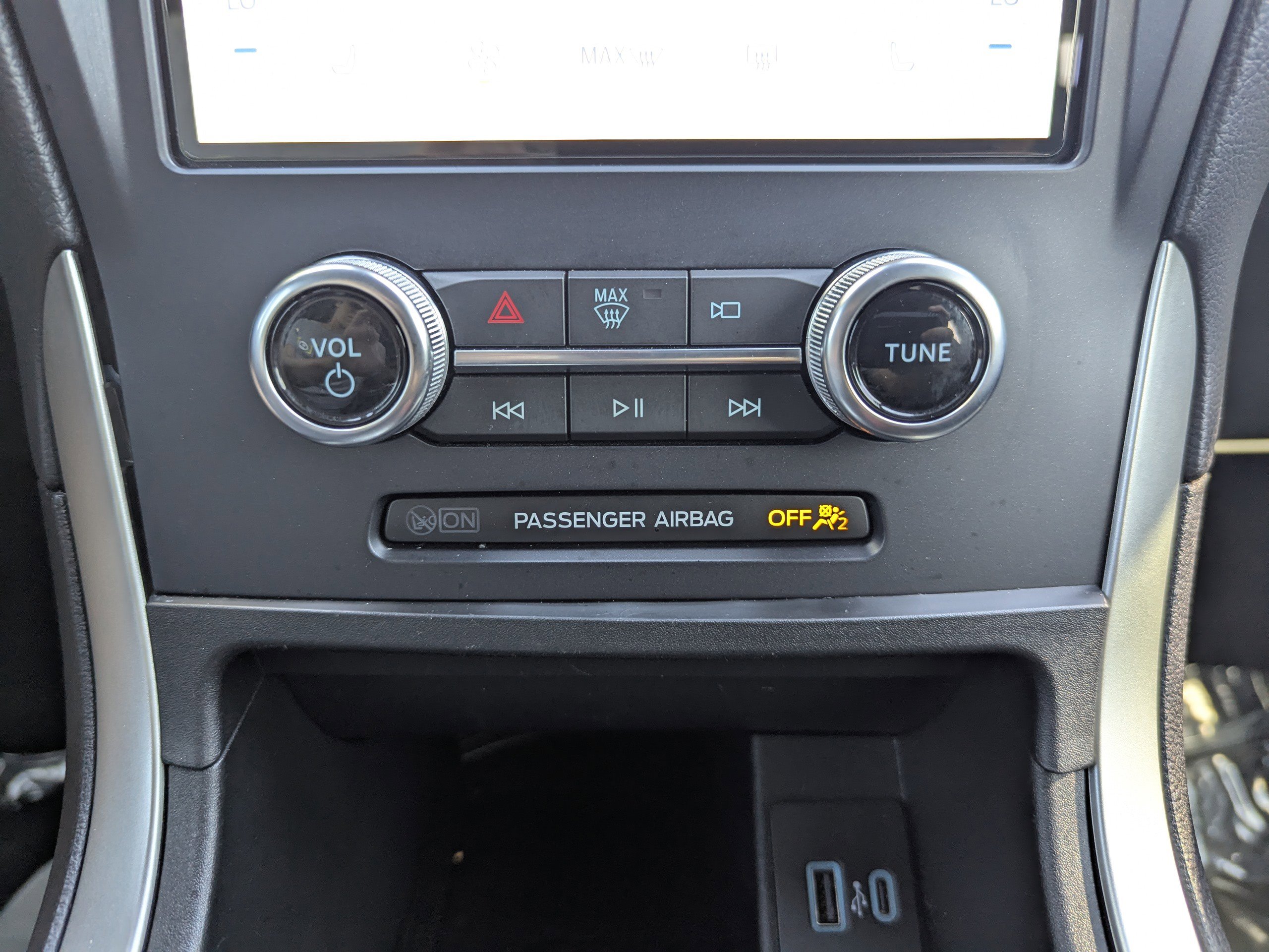 2024 Ford Edge ST-Line photo 22