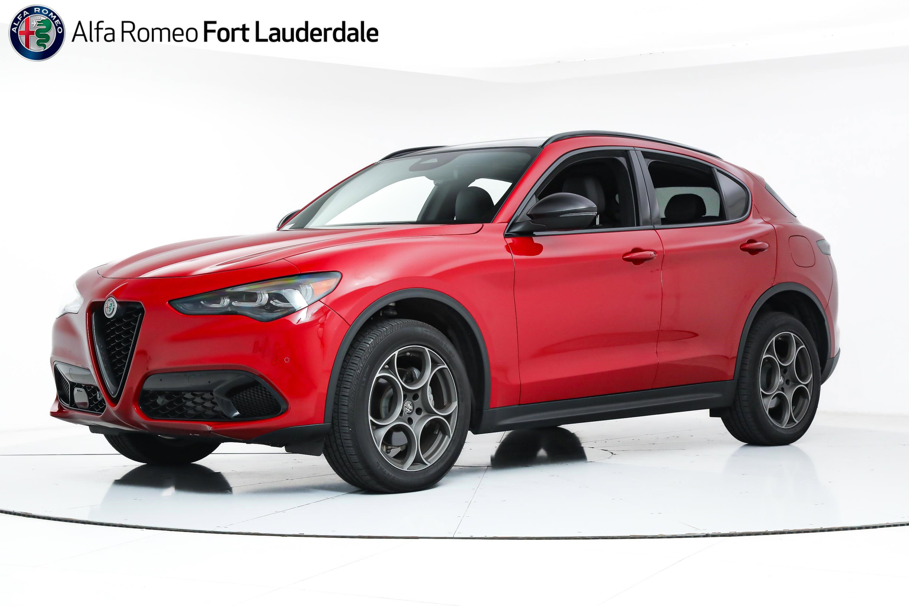 2025 Alfa Romeo Stelvio Base's photo