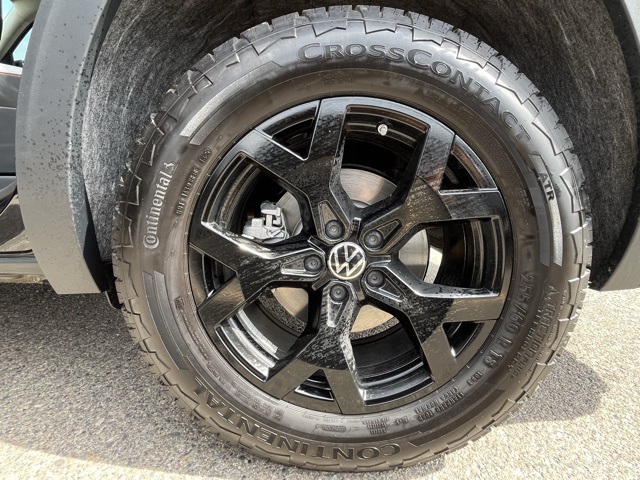 2025 Volkswagen Atlas Peak Edition SE photo 4