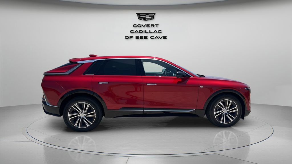 2025 Cadillac Lyriq Luxury photo 11