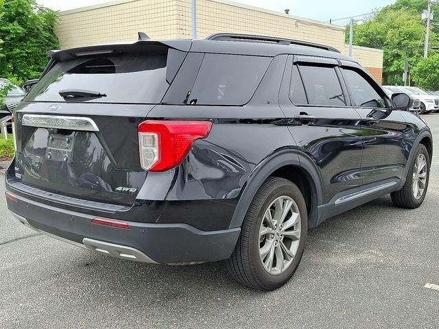 2023 Ford Explorer XLT photo 4