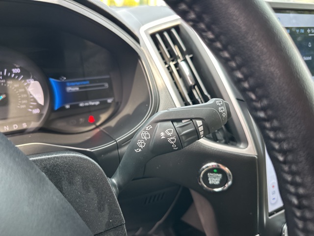 2022 Ford Edge SEL photo 24