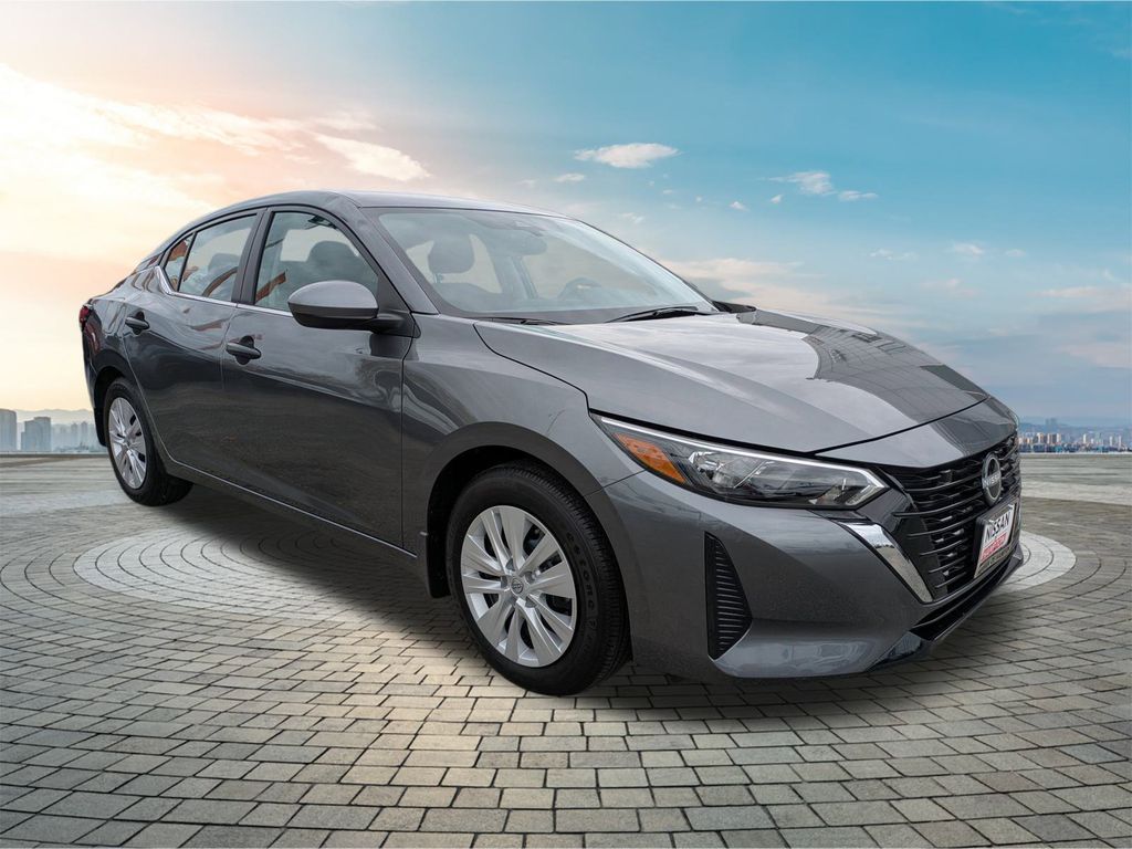 2025 Nissan Sentra S's photo