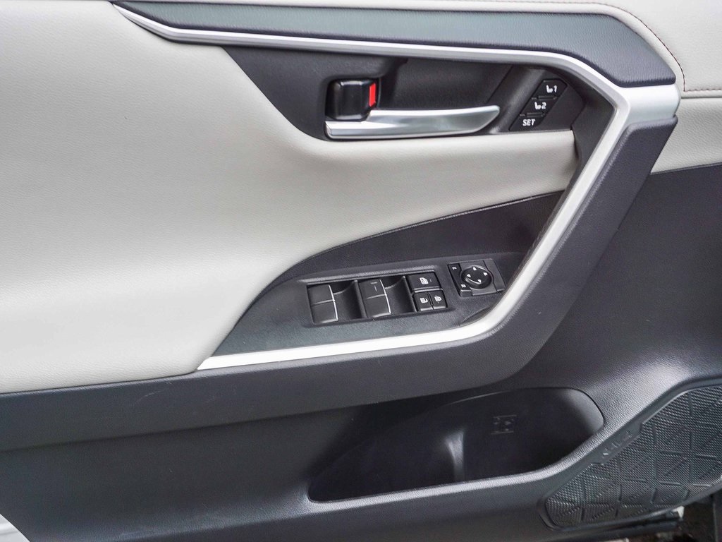 2021 Toyota RAV4 Hybrid Limited photo 15
