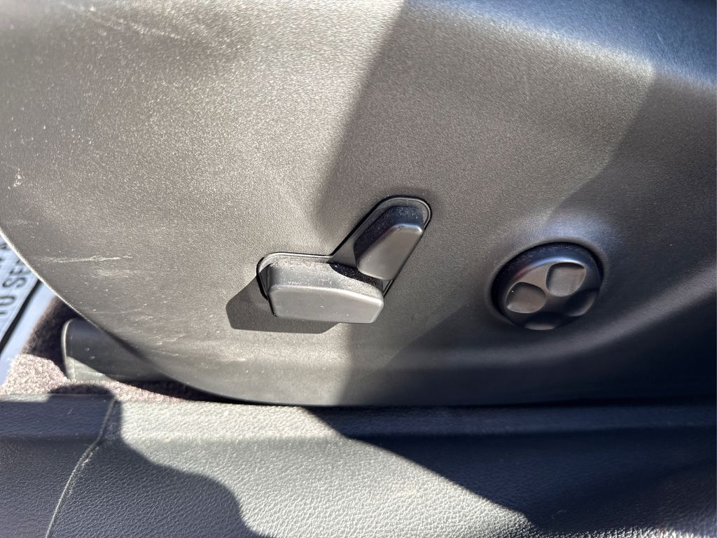 2019 Jeep Cherokee Limited photo 37