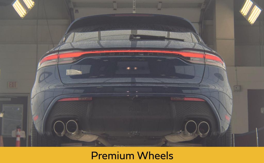 2023 Porsche Macan S photo 6