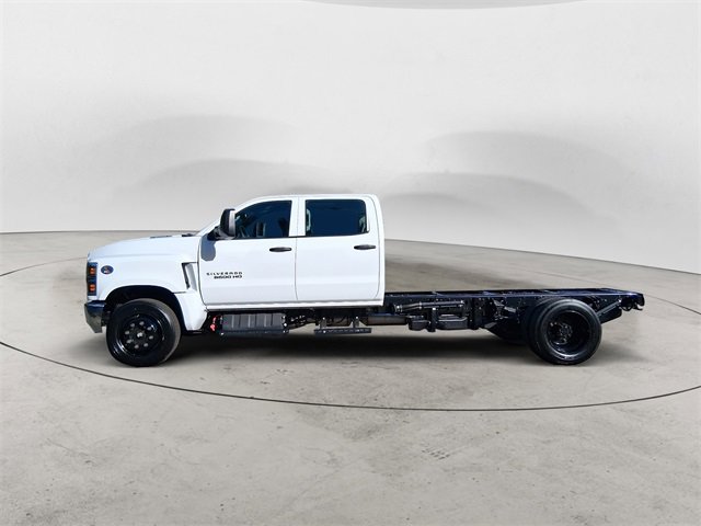 2024 Chevrolet Silverado 6500HD Work Truck photo 2