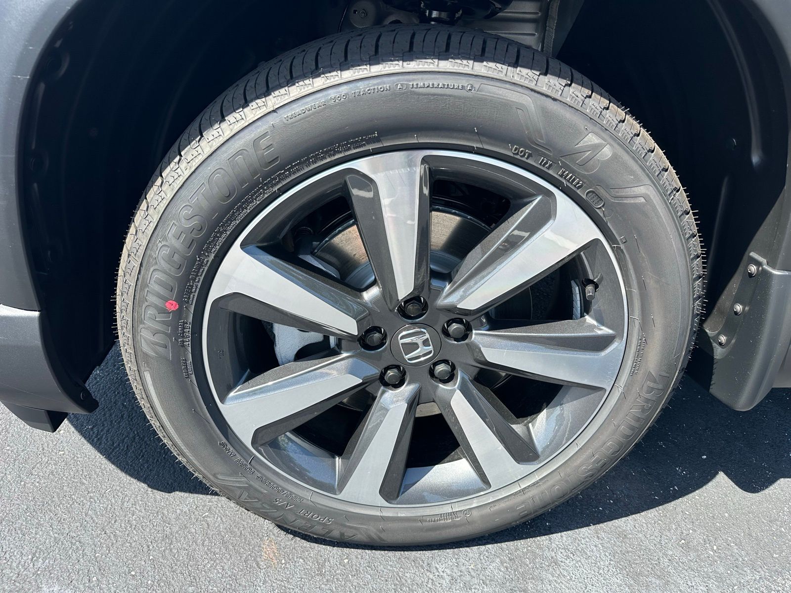2025 Honda Pilot Touring photo 8