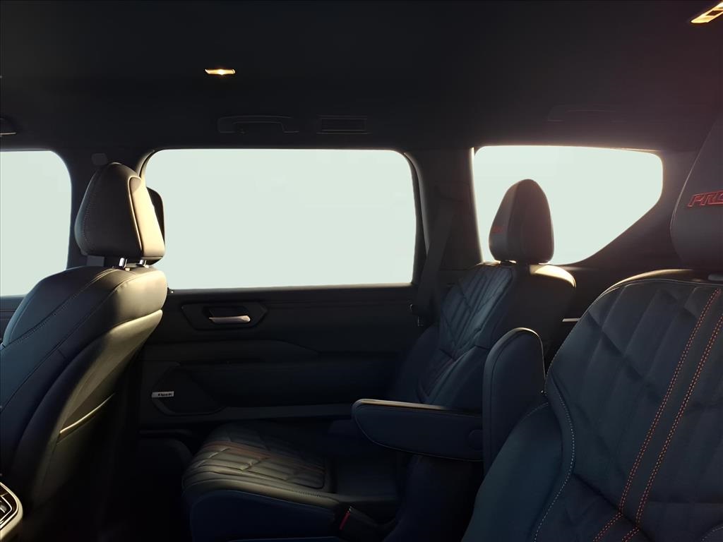 2026 Nissan Armada photo 4