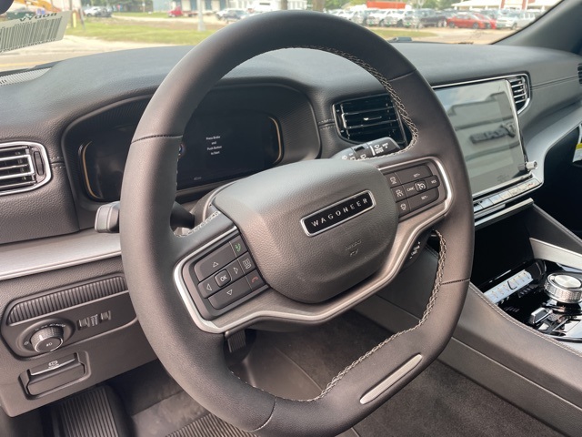 2025 Jeep Wagoneer Overland Series II photo 4