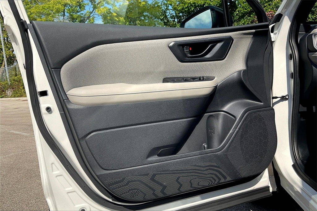2025 Subaru Forester Base photo 22