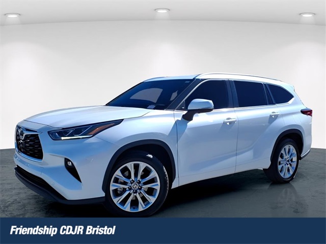 2023 Toyota Highlander Limited's photo
