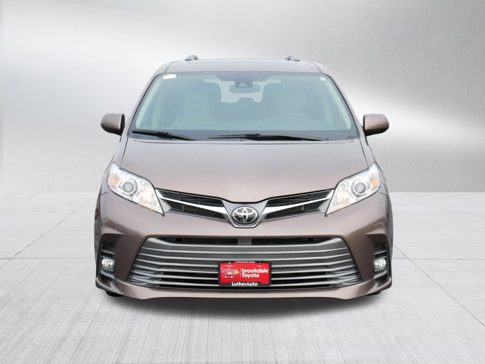 Certified 2020 Toyota Sienna XLE with VIN 5TDYZ3DC6LS052457 for sale in Brooklyn Center, Minnesota