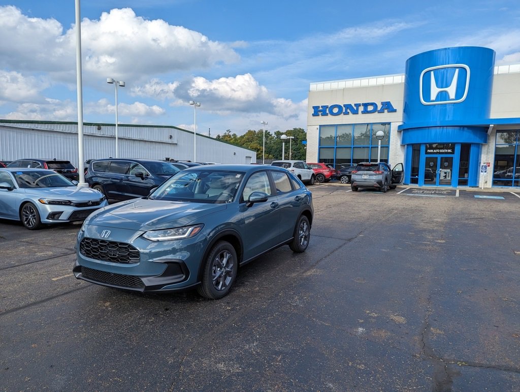 2026 Honda HR-V LX photo 3