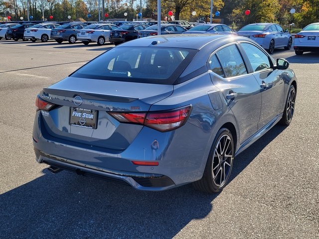 2025 Nissan Sentra SR photo 2