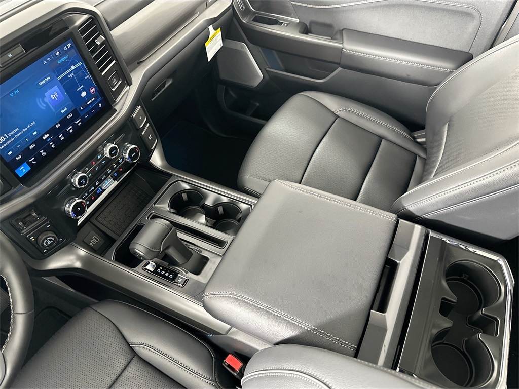 2025 Ford F-150 Lariat photo 19