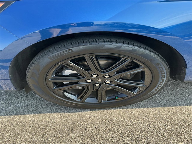 2022 Ford Edge ST photo 8
