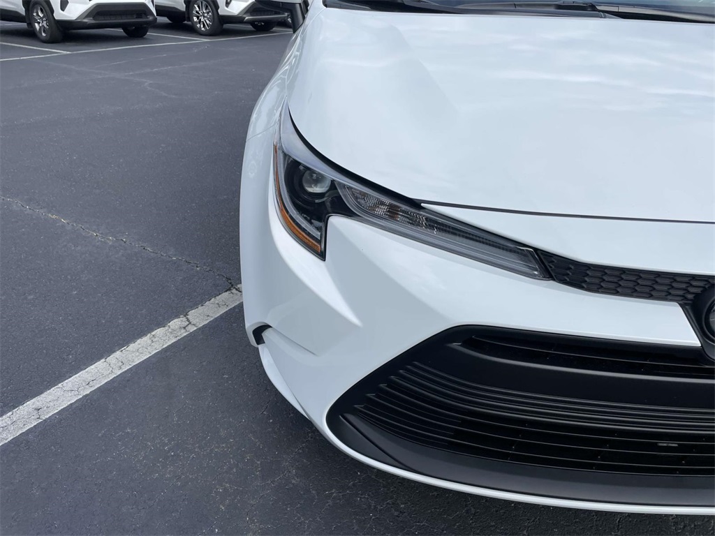 2025 Toyota Corolla LE photo 11