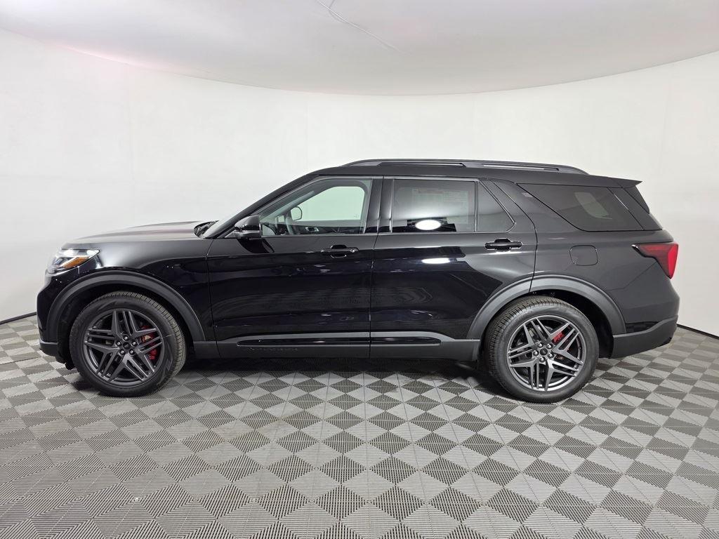 2025 Ford Explorer ST photo 2