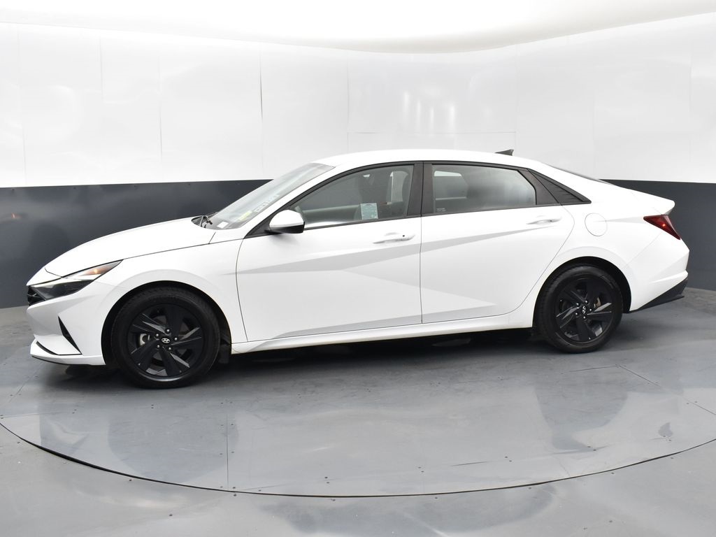 2023 Hyundai Elantra SEL photo 4
