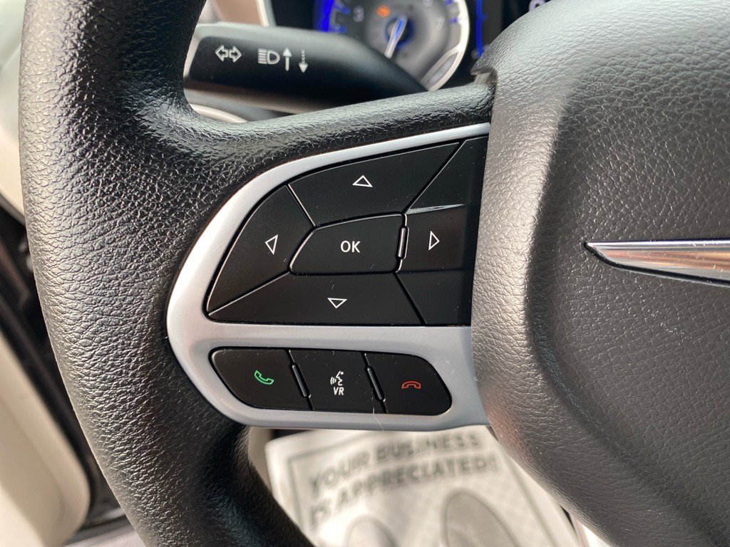 2021 Chrysler Voyager LXi photo 17